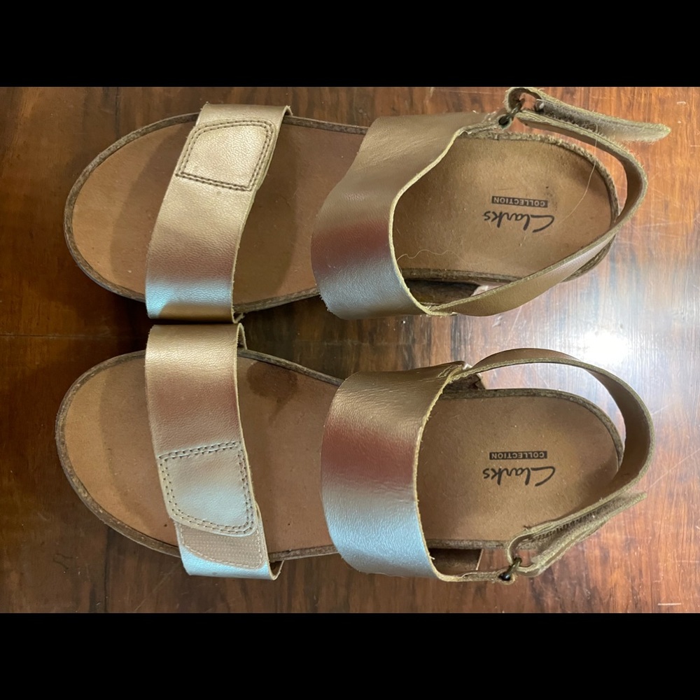 Rose gold Clark’s